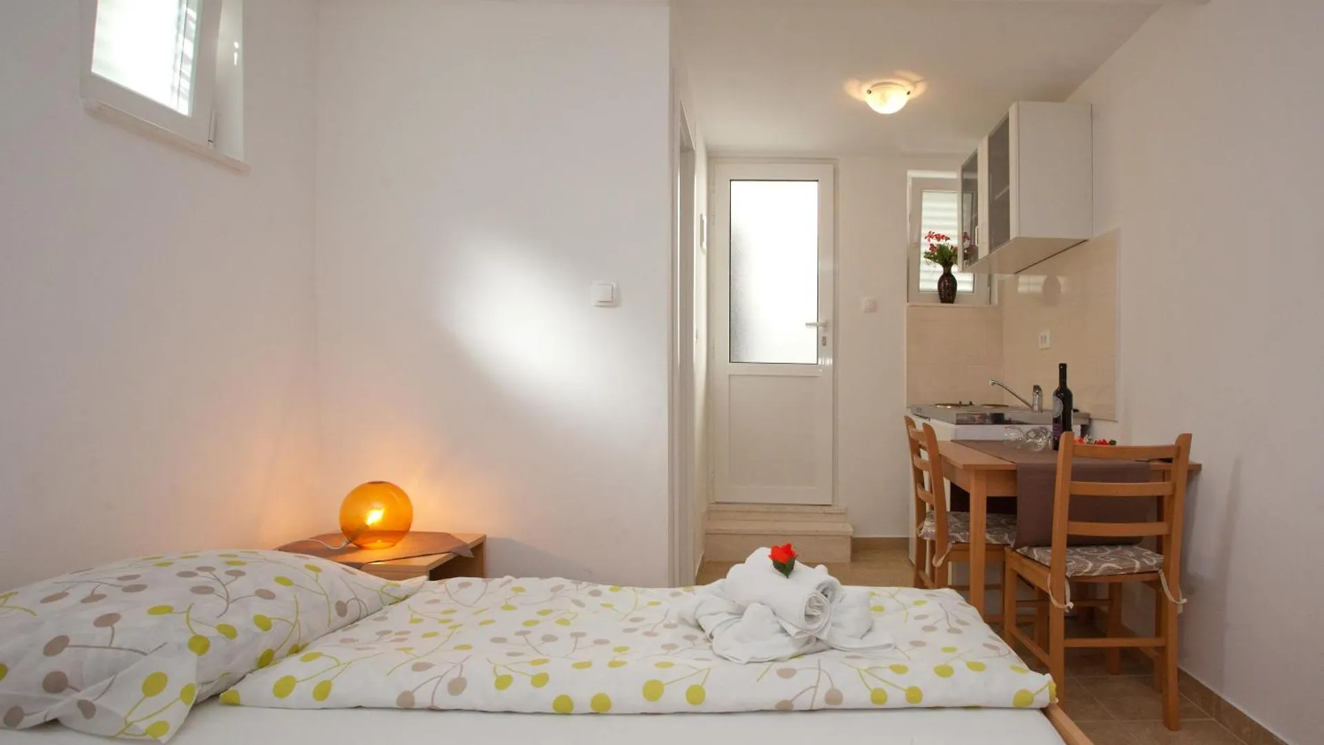 Downtown Spalato Private Rooms contacts